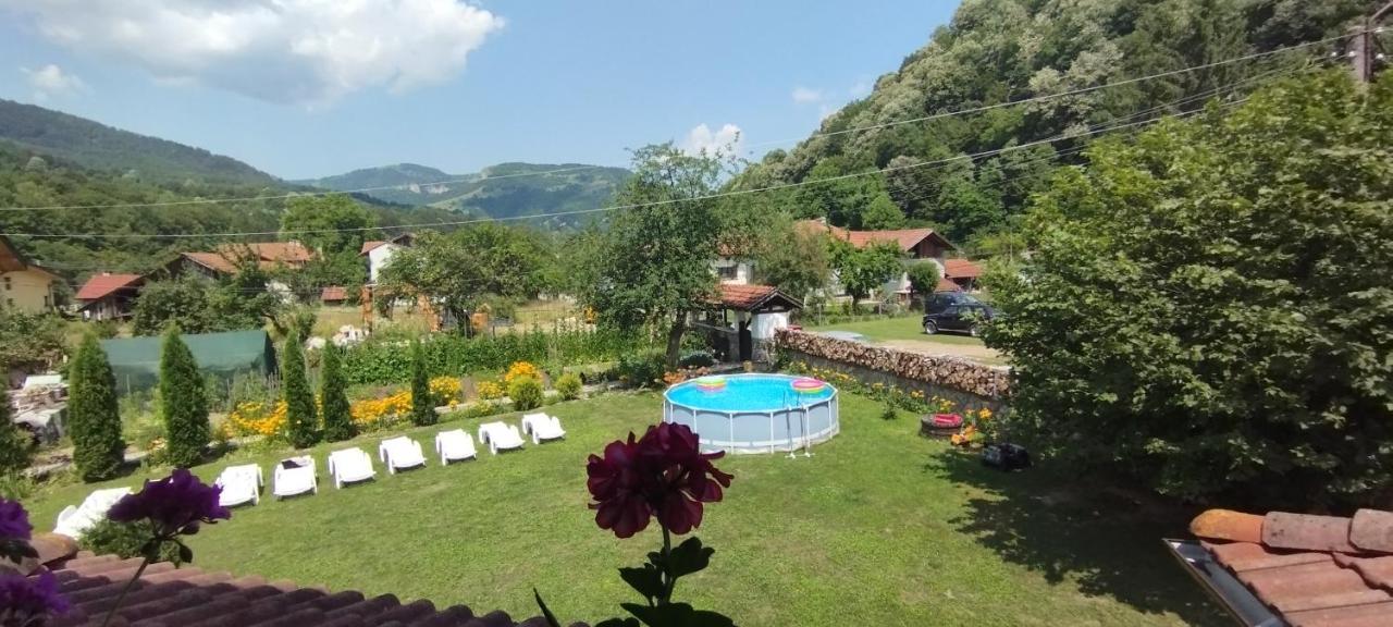 Къща За Гости Джонсън Ribaritsa Dış mekan fotoğraf